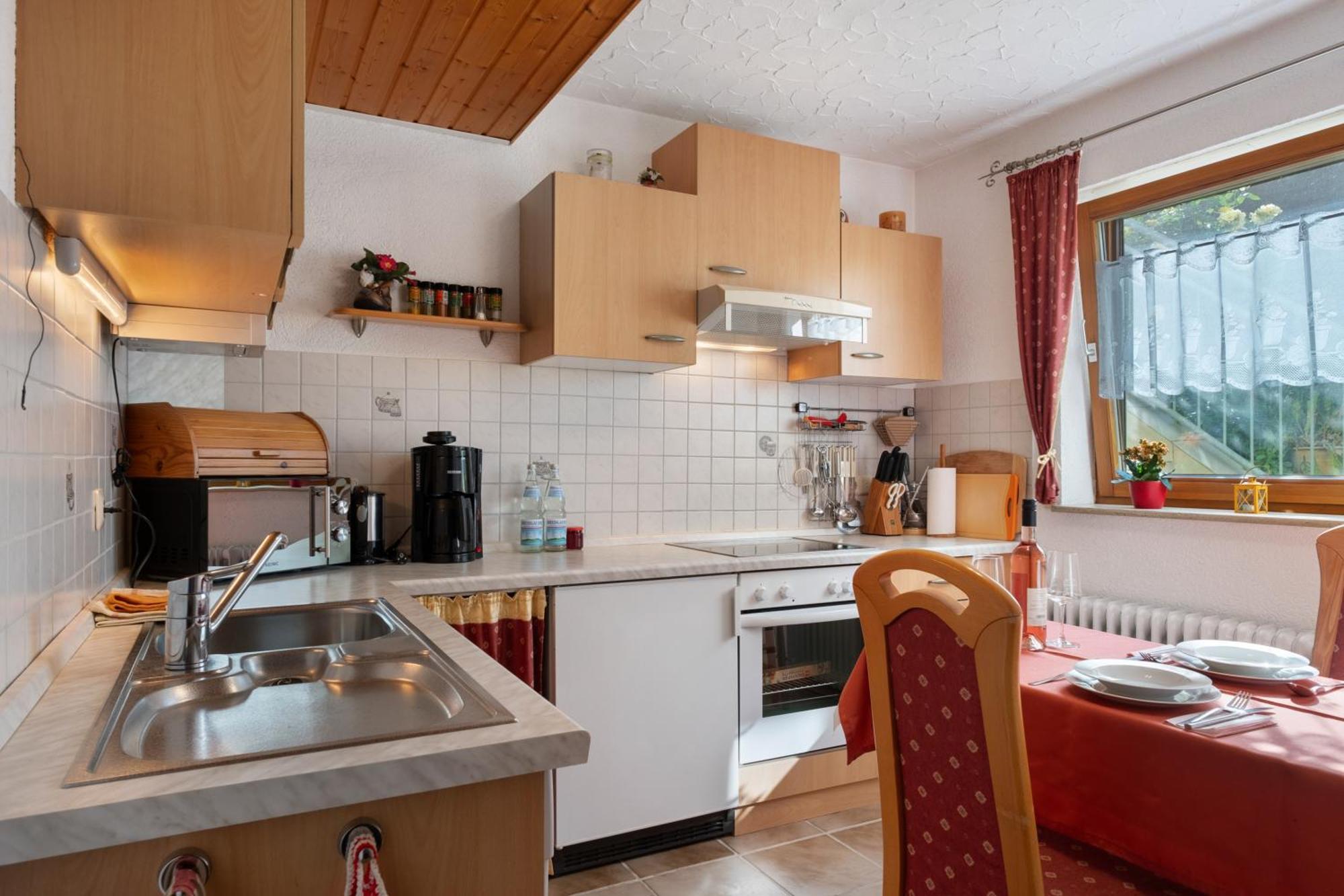 Ferienwohnung Burger ザスバッハ・アム・カイザーシュトゥール エクステリア 写真